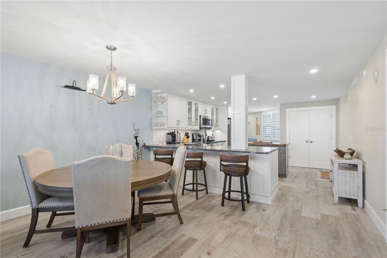 5880 Midnight Pass Road, Unit 704, Sarasota, FL 34242 Photo