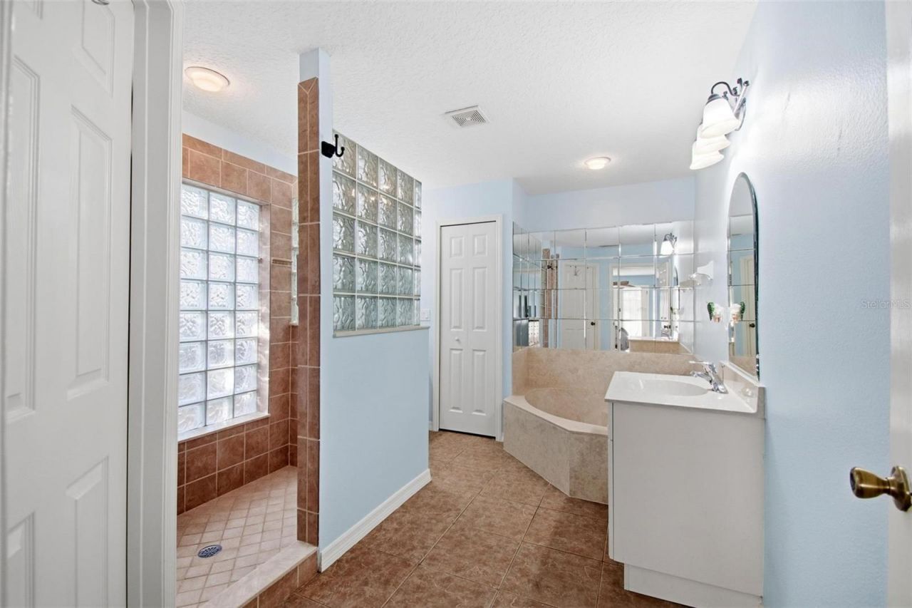 12 S Lakewalk Drive , Palm Coast, FL 32137 Photo