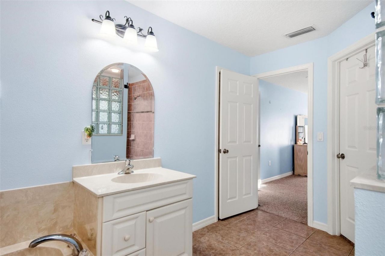 12 S Lakewalk Drive , Palm Coast, FL 32137 Photo