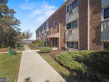 8115 W CHESTER PIKE, Unit #A-8, UPPER DARBY, PA 19082