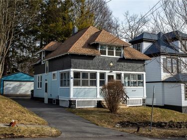 122 Charmouth Drive, Syracuse, NY 13207