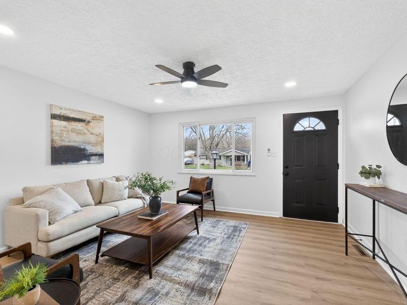 4925 Wymore Drive, Columbus, OH 43232 Photo 2