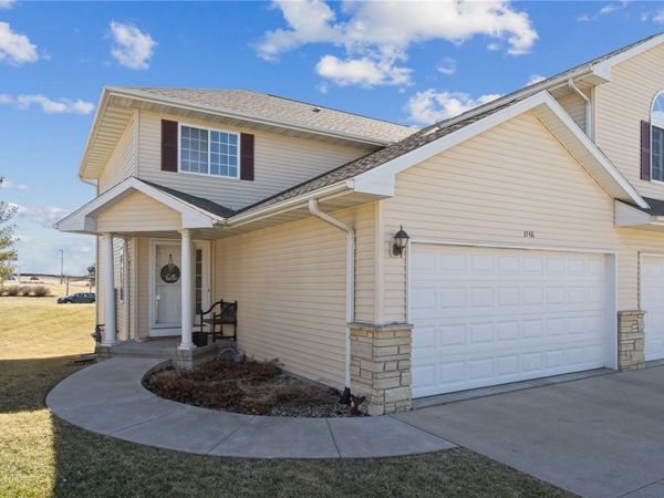 3748 Stoneview Circle SW, Cedar Rapids, IA 52404