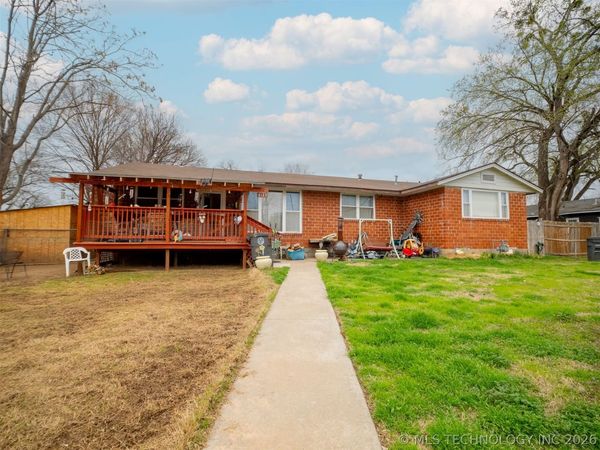 6123 W 8th Street , Tulsa, OK 74127