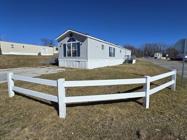 5003 N DITTMER, Davenport, IA 52806