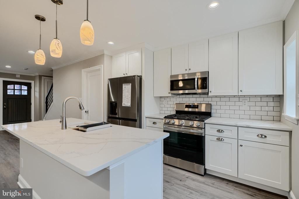 621 Ponca Street, Baltimore, MD 21224 Main Photo