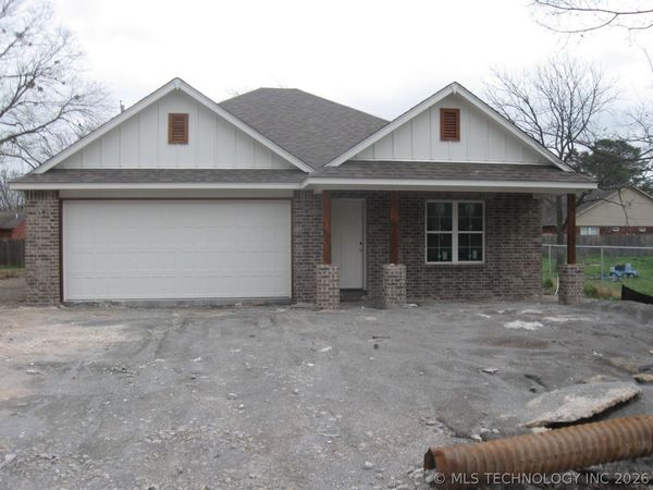 837 S Wood Street, Pryor, OK 74361