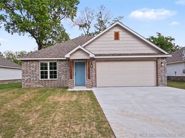 831 S Wood Street, Pryor, OK 74361