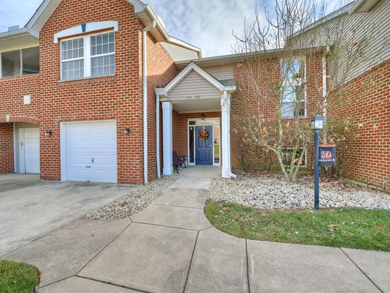 190 Langshire Court, Florence, KY 41042 Photo 2