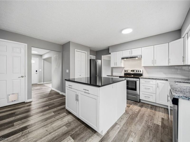 6977 Grace Drive , Olmsted Township, OH 44138 Photo 12