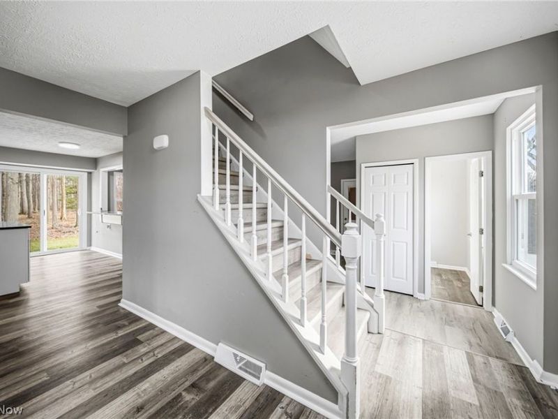 6977 Grace Drive , Olmsted Township, OH 44138 Photo 5