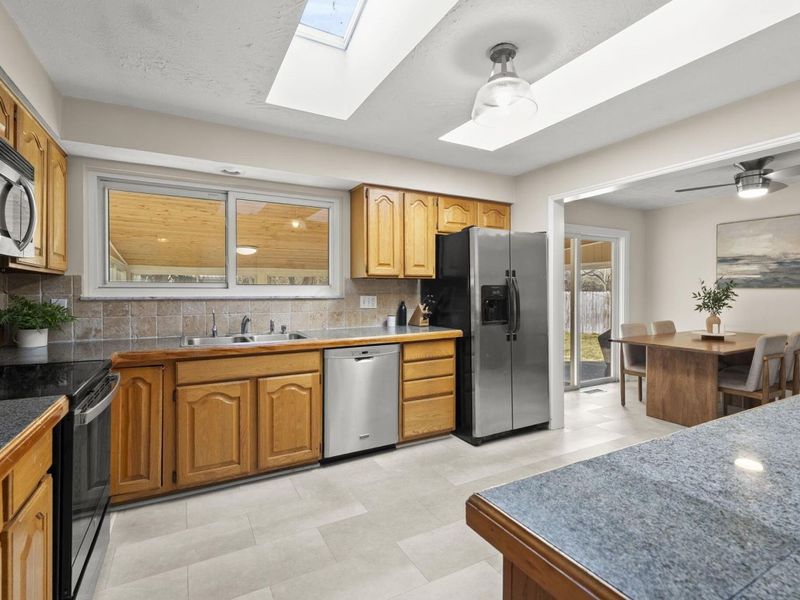 6829 Merwood Street , Columbus, OH 43235 Photo 9