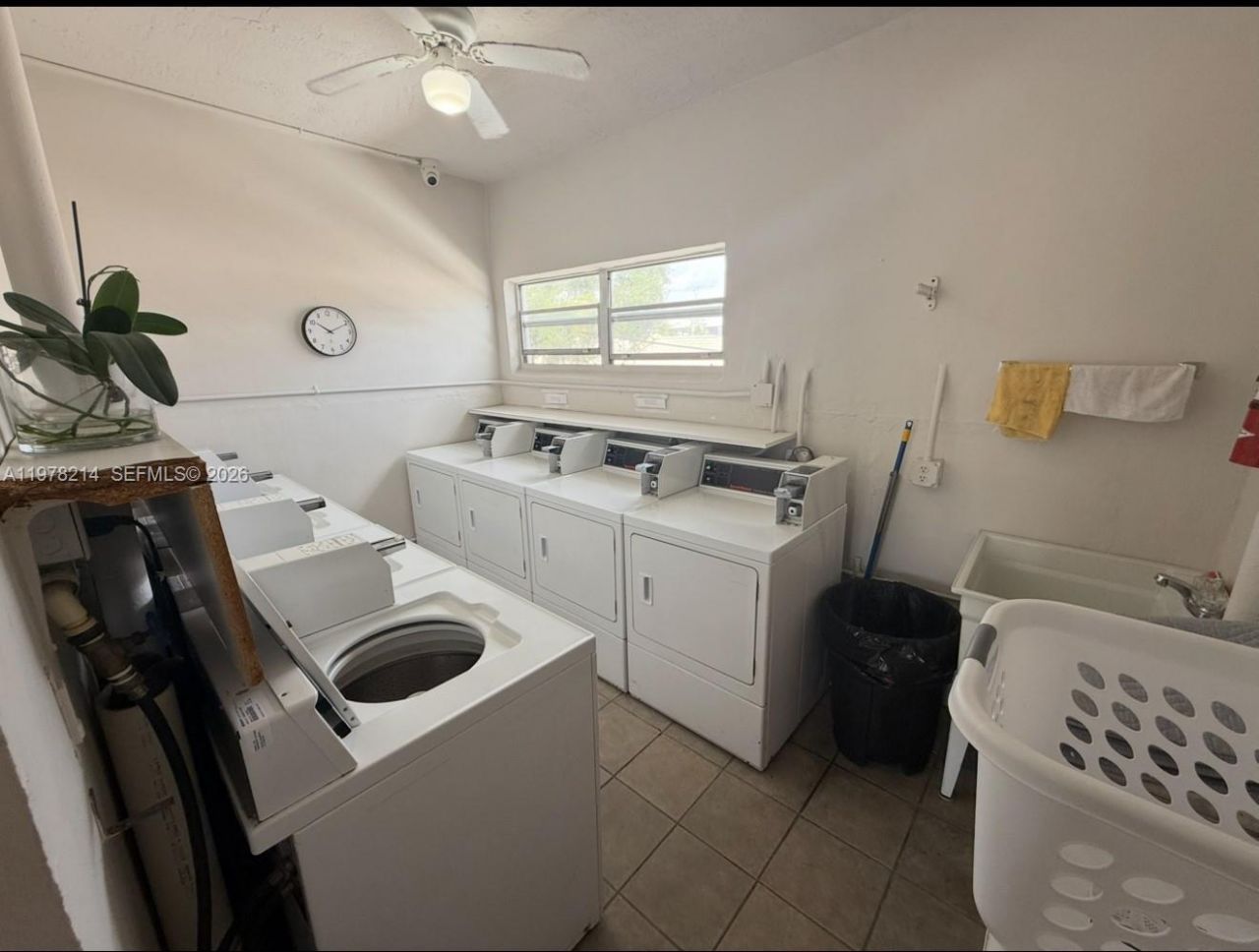 415 NE 2nd St , Unit 105, Hallandale Beach, FL 33009 Photo