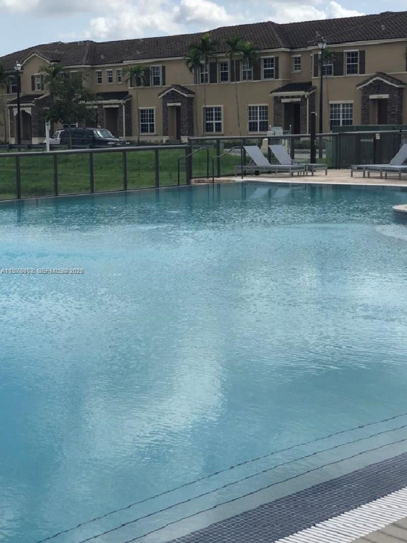 17120 SW 95 Th Terrace , Unit Studio, Miami, FL 33196 Photo