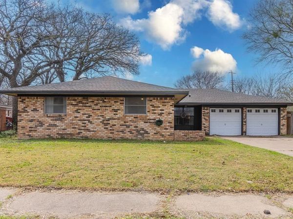 314 S Rita Street, Lacy Lakeview, TX 76705