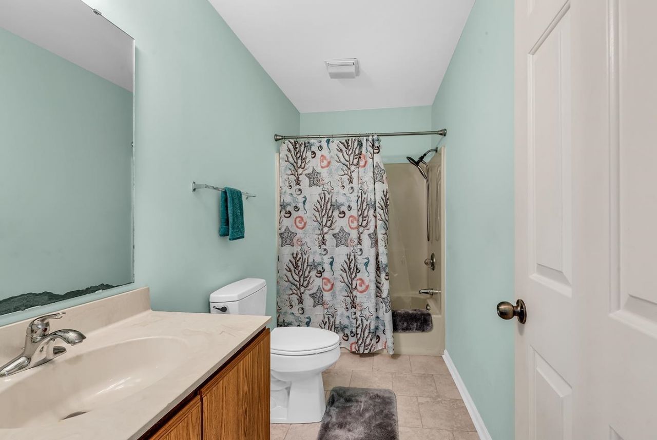 200 Double Eagle Dr. Photo 13