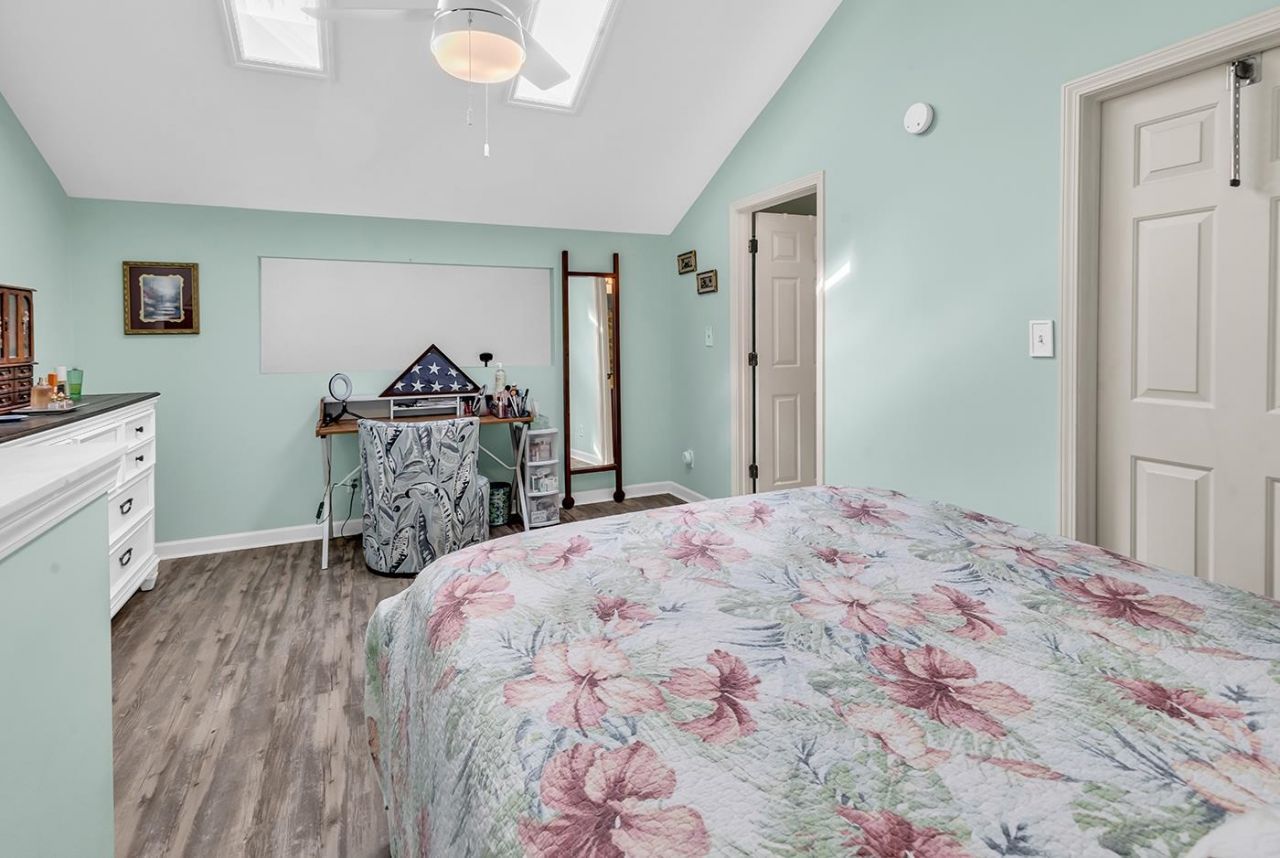 200 Double Eagle Dr. Photo 21