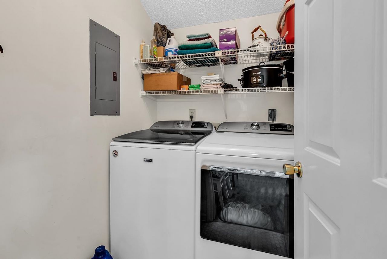 200 Double Eagle Dr. Photo 27