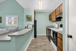 200 Double Eagle Dr. photo 4