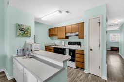 200 Double Eagle Dr. photo 4