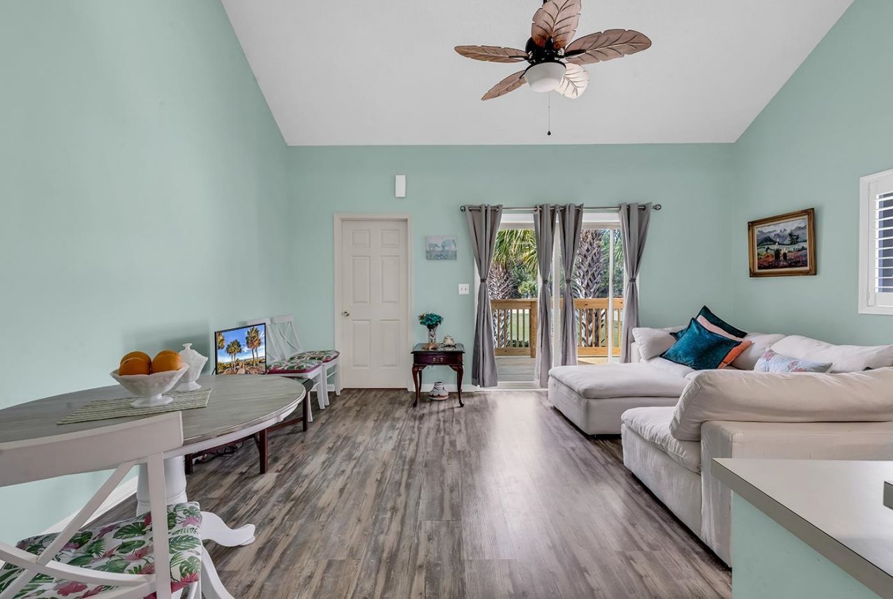 200 Double Eagle Dr. Photo 7