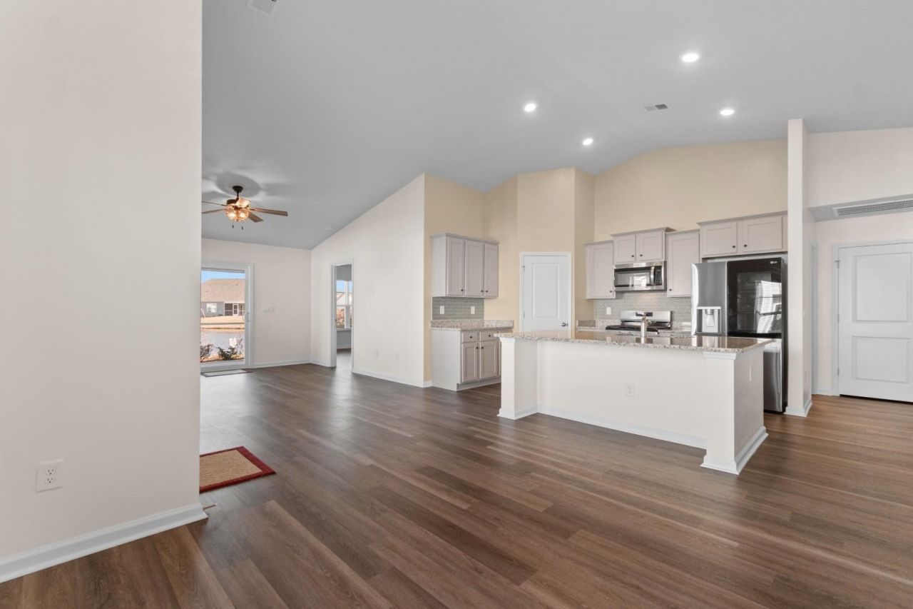 734 Eastridge Dr. Photo 10