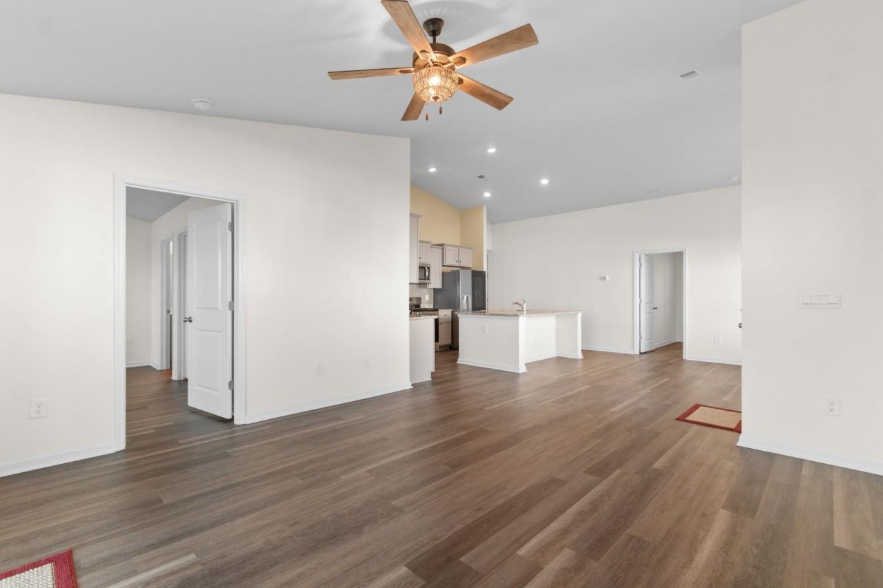 734 Eastridge Dr. Photo 13