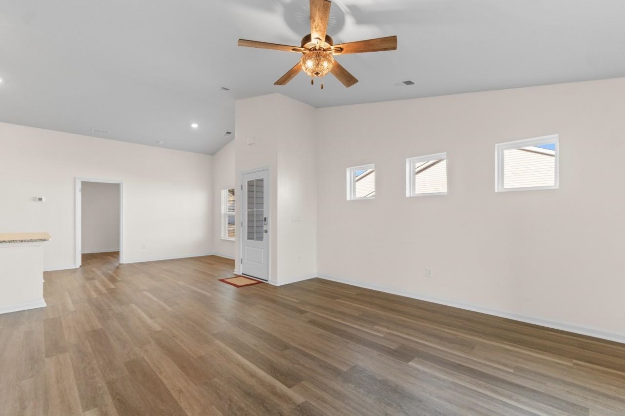 734 Eastridge Dr. Photo 14