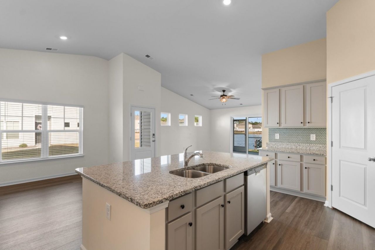 734 Eastridge Dr. Photo 6