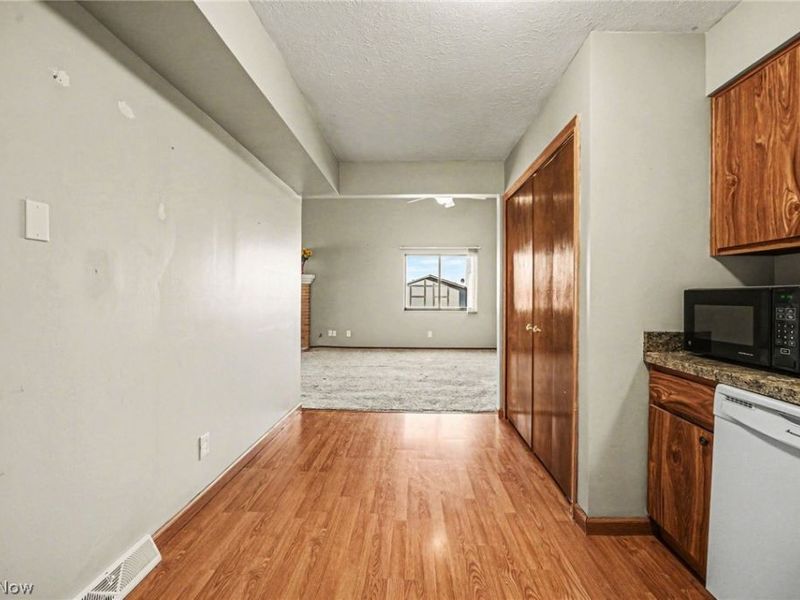 7090 Bristlewood Drive , Unit H, Concord, OH 44077 Photo 11