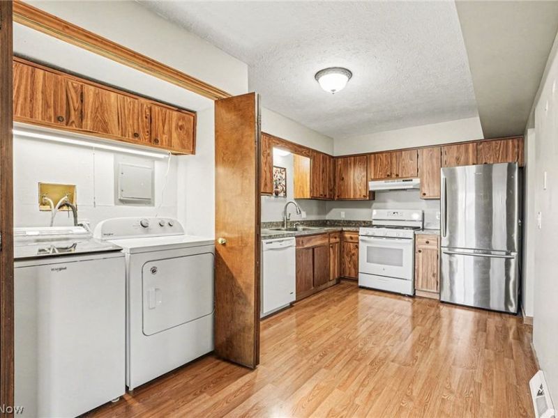 7090 Bristlewood Drive , Unit H, Concord, OH 44077 Photo 8