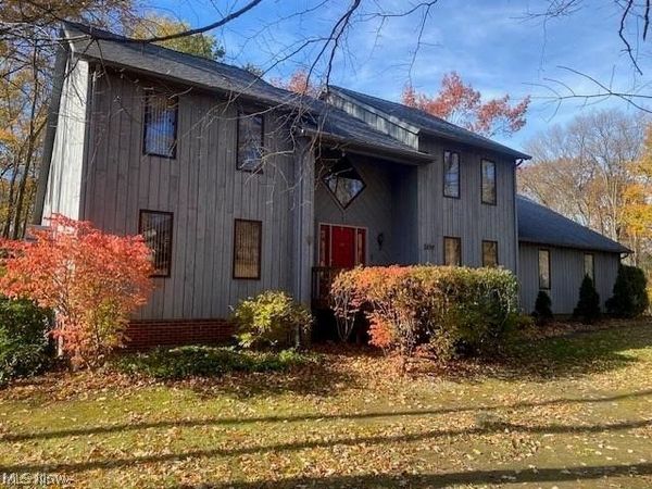 200 Greentree Circle , Aurora, OH 44202