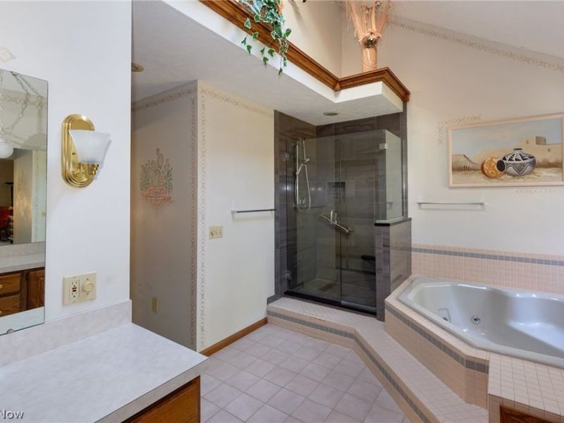 200 Greentree Circle , Aurora, OH 44202 Photo 38