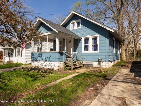 1704 Massachusetts Avenue, Lansing, MI 48906