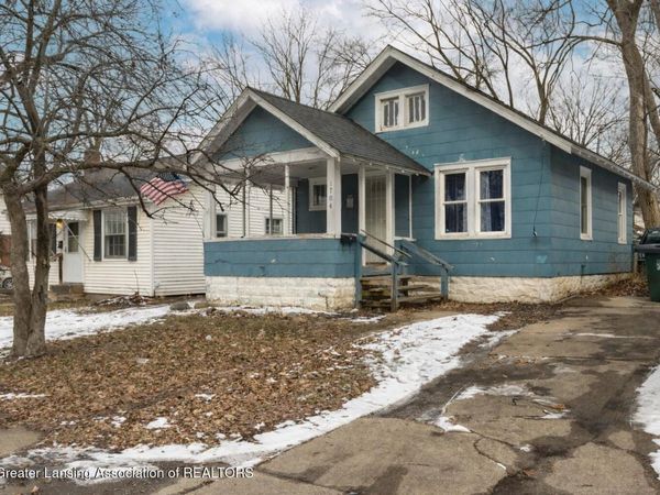 1704 Massachusetts Avenue, Lansing, MI 48906
