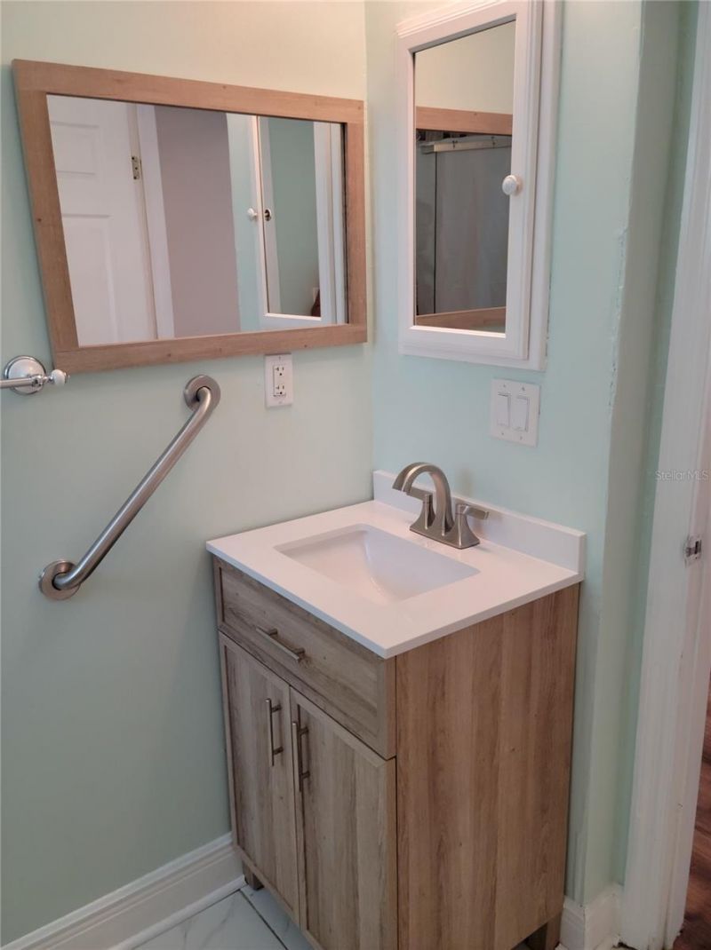 1775 Fruitville Road , Sarasota, FL 34236 Photo