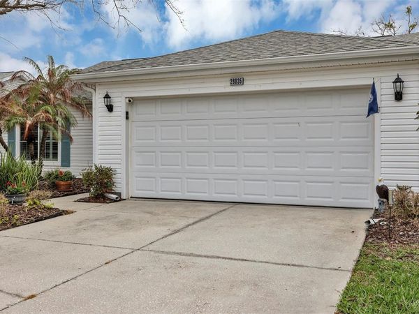 26035 OAKMOUNT DRIVE , LEESBURG, FL 34748