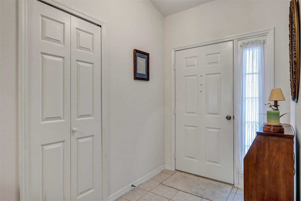 26035 Oakmount Drive, Leesburg, FL 34748