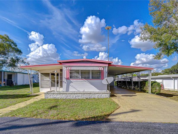 37427 HAMMOND DRIVE , ZEPHYRHILLS, FL 33541