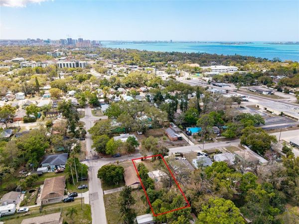 1107 PUTNAM DRIVE , SARASOTA, FL 34234