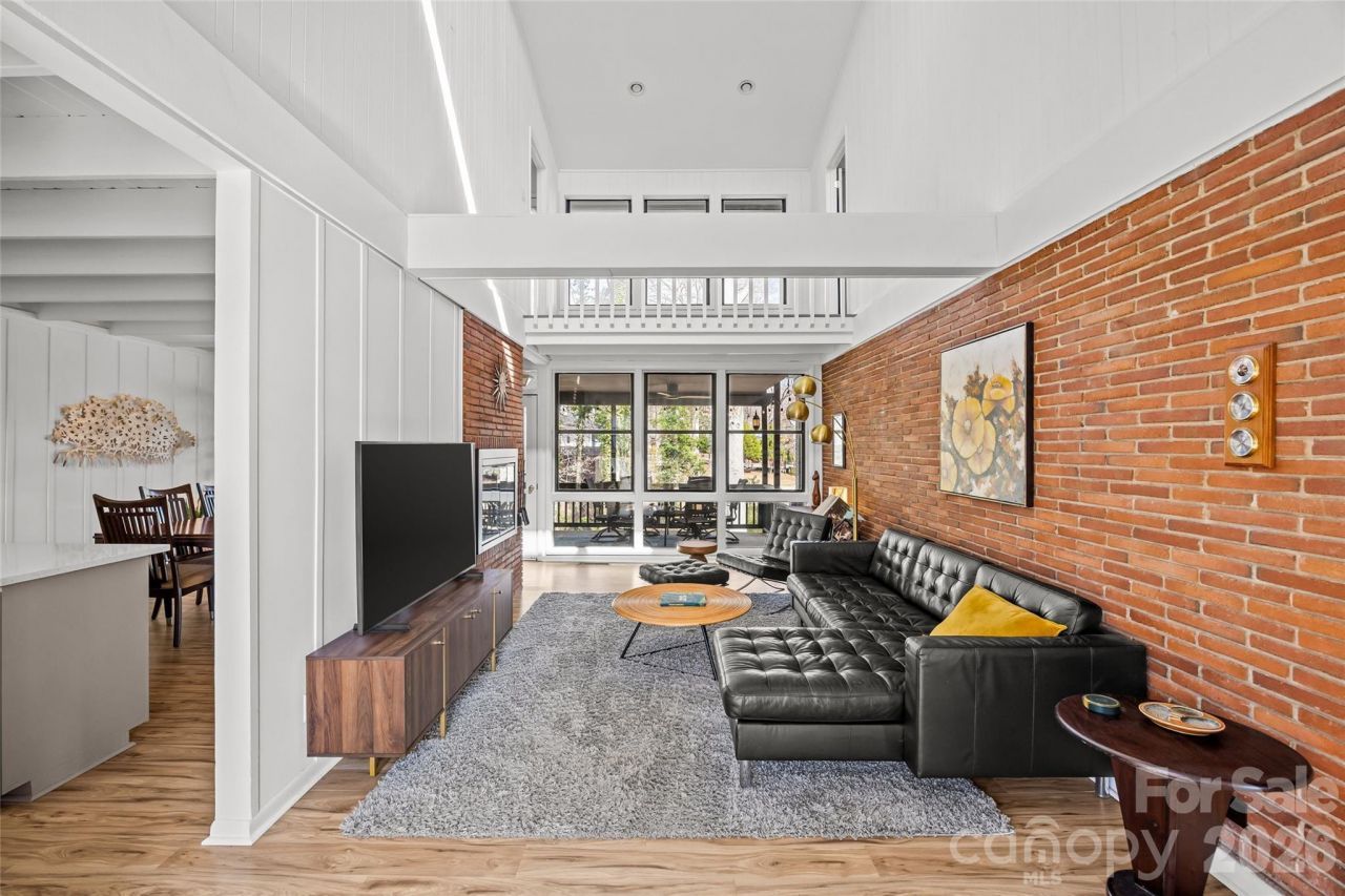 6520 Grove Park Boulevard, Charlotte, NC 28215 Main Photo