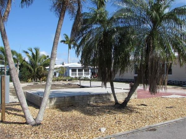 4958 Mullette LN , ST. JAMES CITY, FL 33956