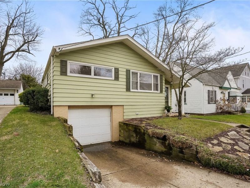 1524 24th Street NW, Canton, OH 44709 Photo 2