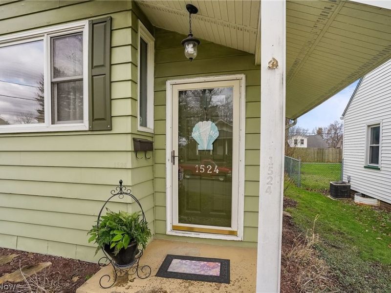 1524 24th Street NW, Canton, OH 44709 Photo 4