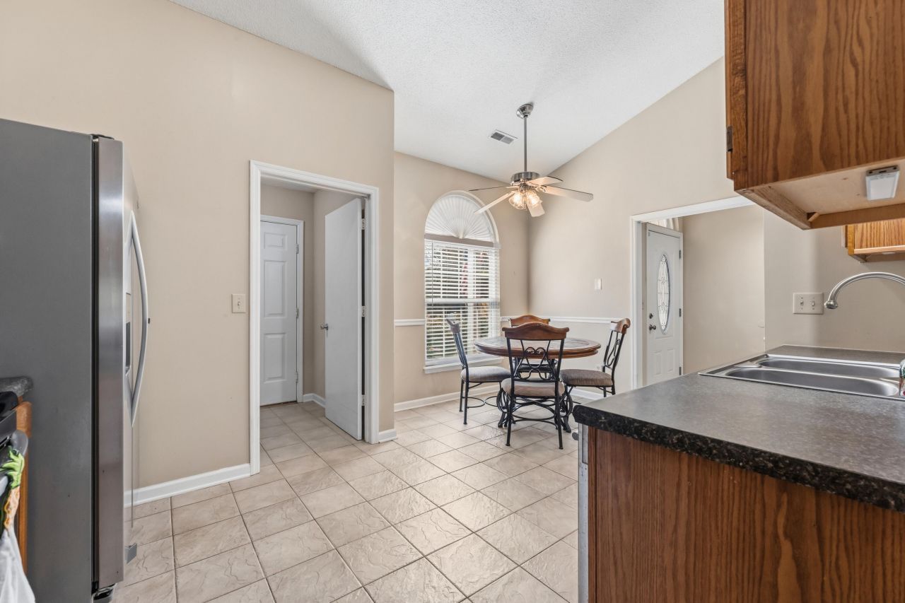 234 St Awdry Street Photo 11