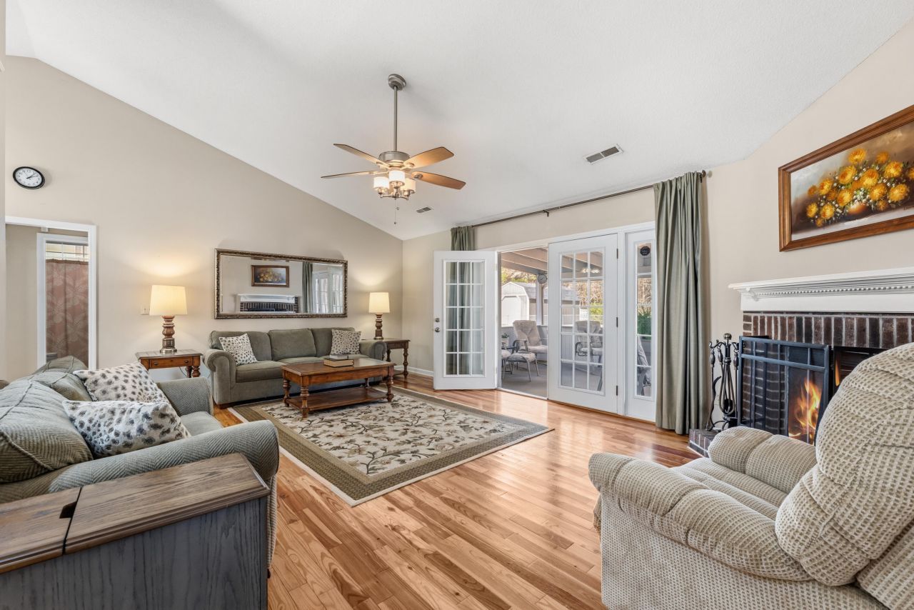 234 St Awdry Street Photo 9