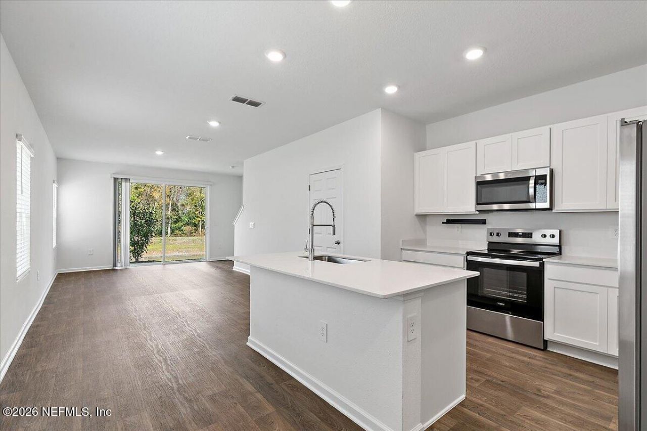 662 Celtic Drive, Jacksonville, FL 32218 Photo