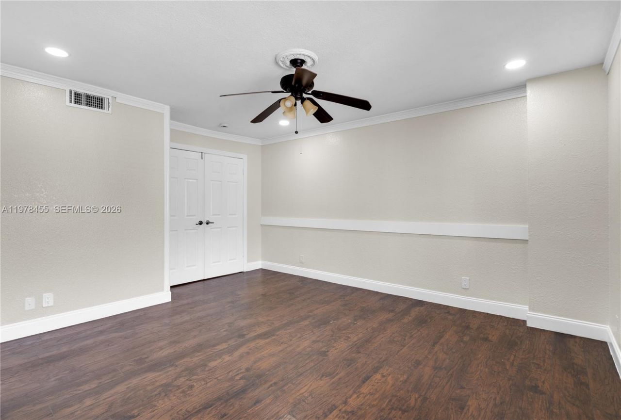 32 Wimbledon Lake Dr, Unit 221, Plantation, FL 33324 Photo