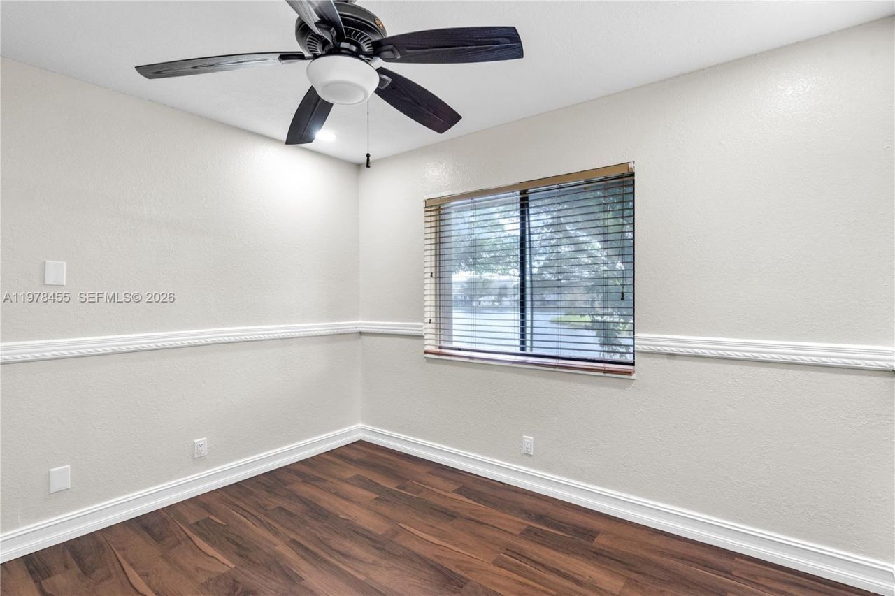 32 Wimbledon Lake Dr, Unit 221, Plantation, FL 33324 Photo