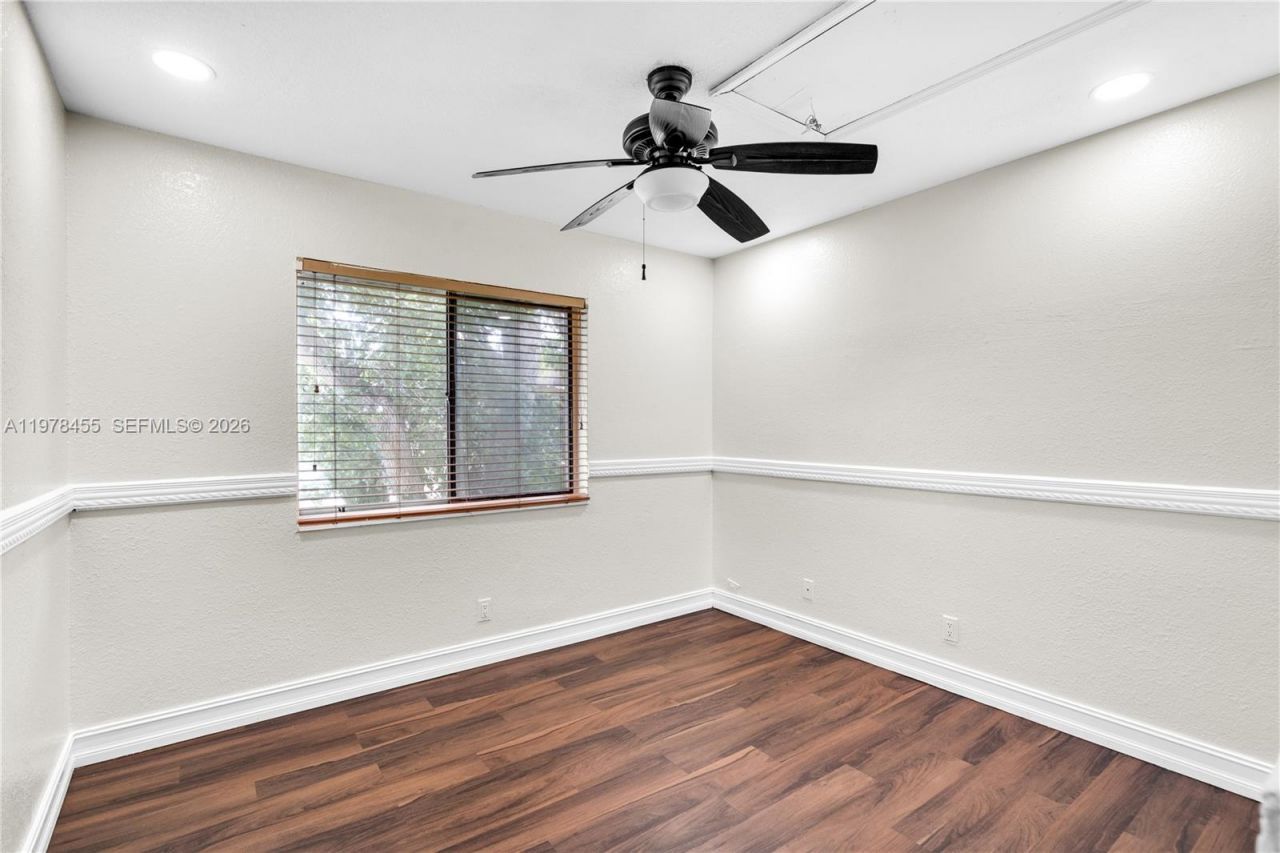 32 Wimbledon Lake Dr, Unit 221, Plantation, FL 33324 Photo